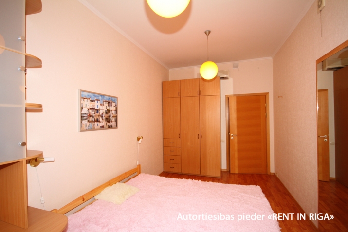 Аренда квартиры, Gogoļa улица 8/10, Rīga, Labais krasts, Centrs / 840 € 12