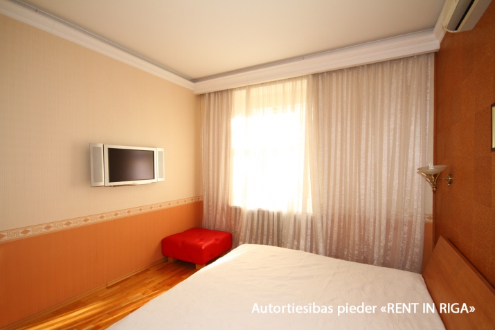 Аренда квартиры, Gogoļa улица 8/10, Rīga, Labais krasts, Centrs / 840 € 15