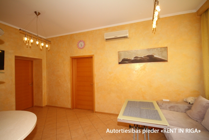 Gogoļa iela 8/10 3