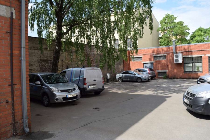 Izīrē tirdzniecības telpas, Tallinas iela 4, Rīga, Labais krasts, Centrs / 20 000 € 13