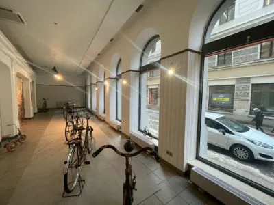 Izīrē tirdzniecības telpas, Vaļņu iela 26, Rīga, Labais krasts, Centrs / 2 550 € 7