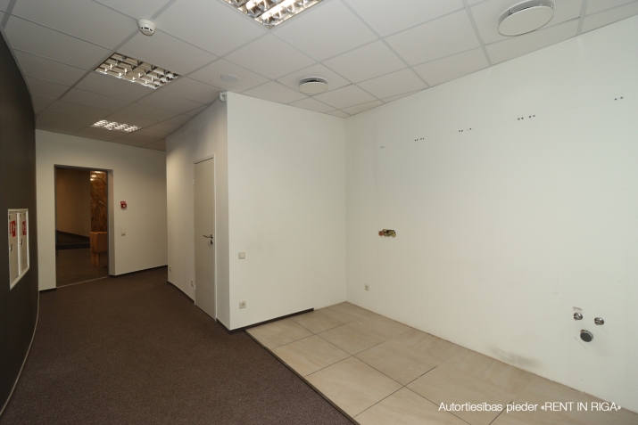 Izīrē biroju, Gunāra Astras iela 1, Rīga, Labais krasts, Purvciems / 2 560 € 11