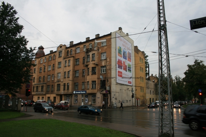 Lāčplēša iela 112 1