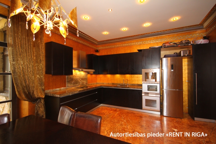 Izīrē dzīvokli, Brīvības bulvāris 19, Rīga, Labais krasts, Centrs / 1 600 € 10
