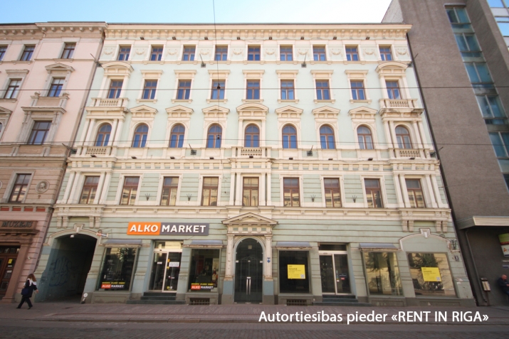 Izīrē tirdzniecības telpas, Barona iela 2, Rīga, Labais krasts, Centrs / 4 395 € 29