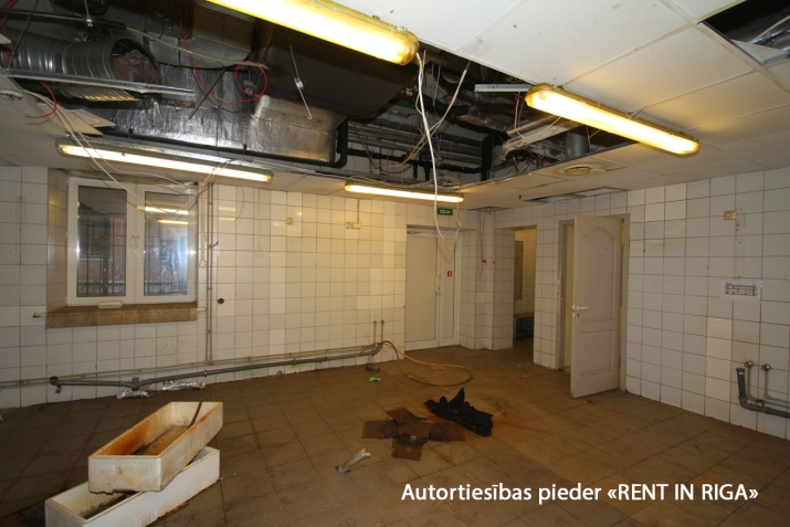 Izīrē tirdzniecības telpas, Barona iela 2, Rīga, Labais krasts, Centrs / 4 395 € 12