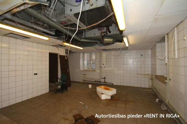 Izīrē tirdzniecības telpas, Barona iela 2, Rīga, Labais krasts, Centrs / 4 395 € 11