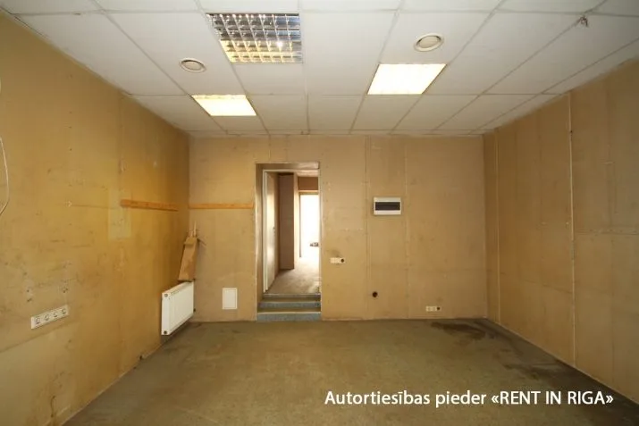Izīrē tirdzniecības telpas, Brīvības iela 224, Rīga, Labais krasts, Teika / 2 425 € 19