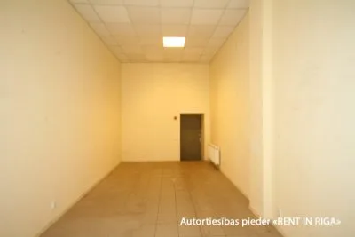 Izīrē tirdzniecības telpas, Brīvības iela 224, Rīga, Labais krasts, Teika / 2 425 € 6
