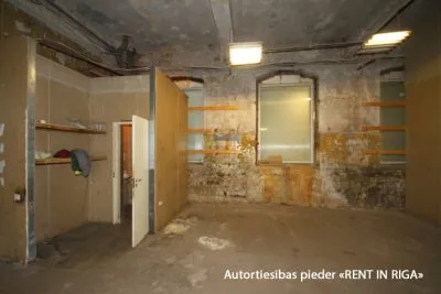 Izīrē tirdzniecības telpas, Brīvības iela 224, Rīga, Labais krasts, Teika / 2 425 € 15
