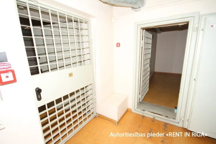 Izīrē biroju, Brīvības iela 148a, Rīga, Labais krasts, Centrs / 3 672 € 29