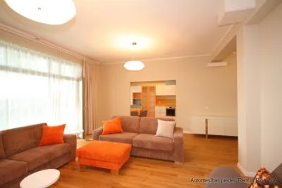 Izīrē māju, Meierovica prospekts 11, Jūrmala, Dubulti / 1500 € 3