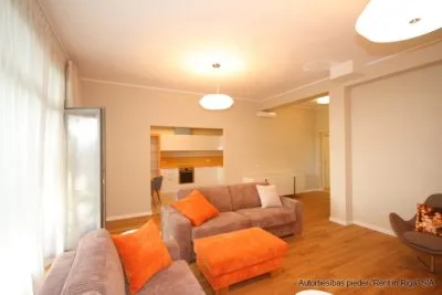Izīrē māju, Meierovica prospekts 11, Jūrmala, Dubulti / 1500 € 4