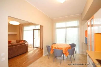 Izīrē māju, Meierovica prospekts 11, Jūrmala, Dubulti / 1500 € 8
