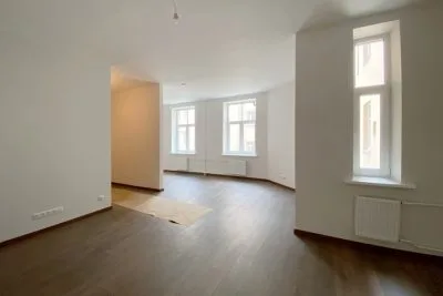 Pārdod dzīvokli, Tērbatas iela 33, Rīga, Labais krasts, Centrs / 80 000 € 1