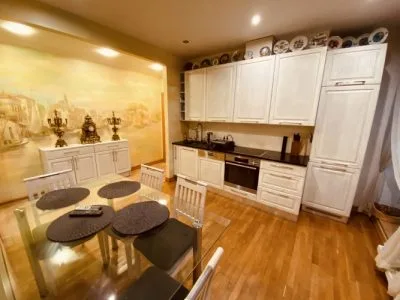 Pārdod dzīvokli, 13. janvāra iela 21, Rīga, Labais krasts, Vecrīga / 175 000 € 1