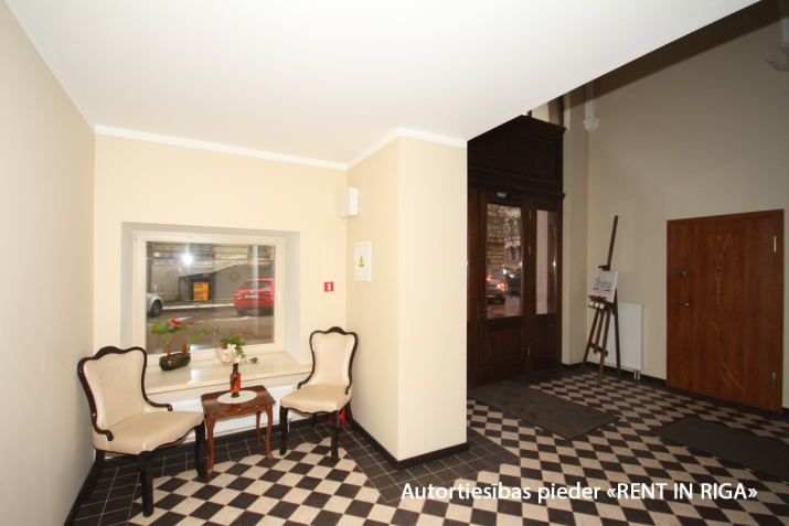 Izīrē dzīvokli, Baznīcas iela 26a, Rīga, Labais krasts, Centrs / 700 € 17