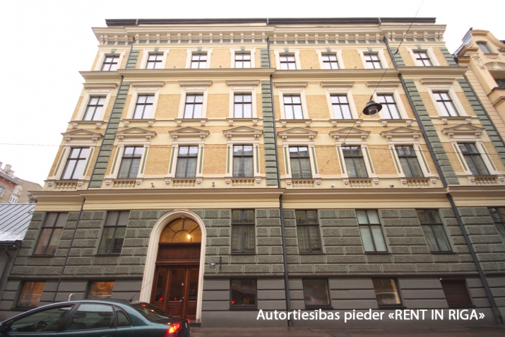 Izīrē dzīvokli, Baznīcas iela 26a, Rīga, Labais krasts, Centrs / 700 € 18