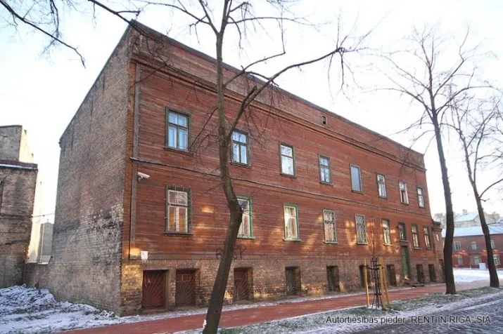 Pļavas iela 4 2