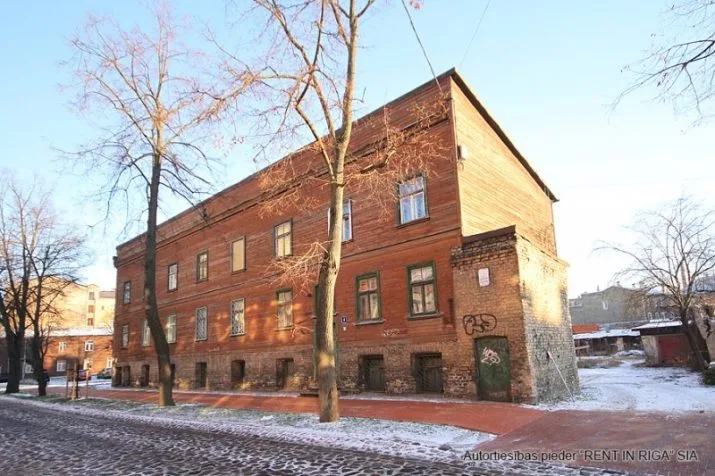 Pļavas iela 4 1