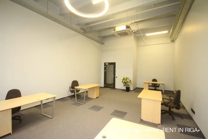 Mazā krasta iela 83 2