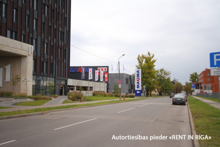 Izīrē komercplatību, Grostonas iela 1, Rīga, Labais krasts, Centrs / 235 € 9