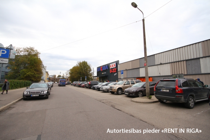 Izīrē komercplatību, Grostonas iela 1, Rīga, Labais krasts, Centrs / 235 € 11