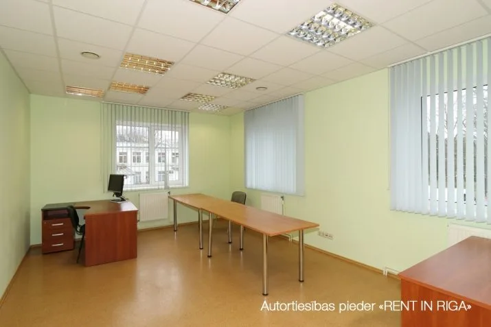 Izīrē tirdzniecības telpas, Artilērijas iela 40, Rīga, Labais krasts, Centrs / 672 € 12