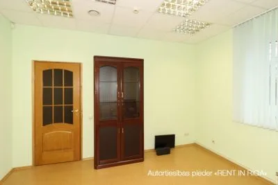 Izīrē tirdzniecības telpas, Artilērijas iela 40, Rīga, Labais krasts, Centrs / 672 € 14