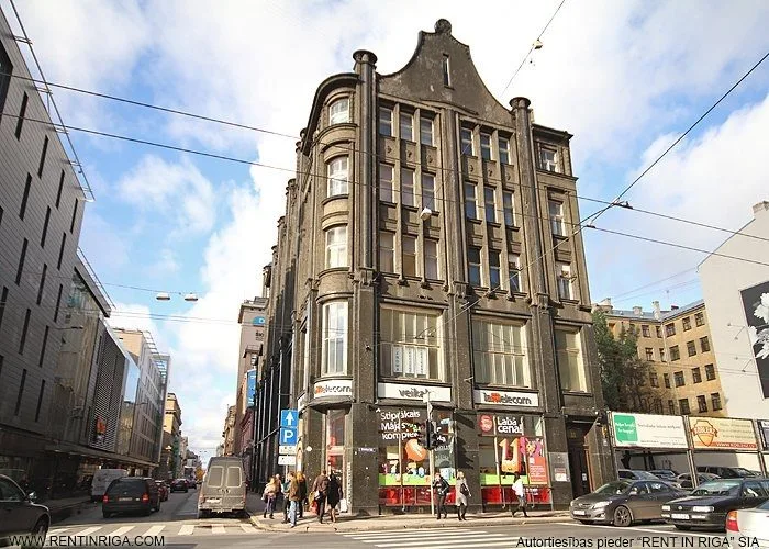 Brīvības iela 33 1