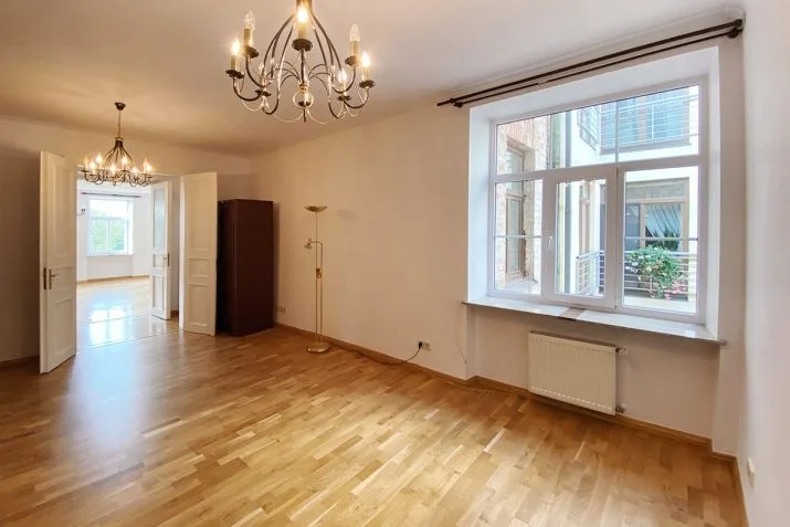 Raiņa bulvāris 3 6