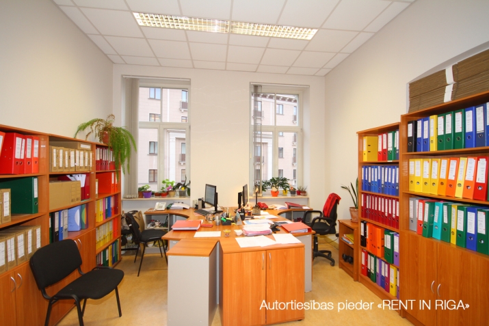 Izīrē biroju, Aspāzijas bulvāris iela 24, Rīga, Labais krasts, Vecrīga / 2 542 € 11