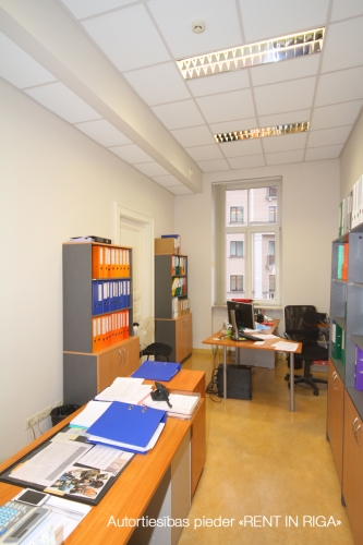 Izīrē biroju, Aspāzijas bulvāris iela 24, Rīga, Labais krasts, Vecrīga / 2 542 € 12