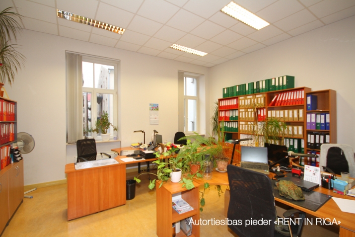 Izīrē biroju, Aspāzijas bulvāris iela 24, Rīga, Labais krasts, Vecrīga / 2 542 € 13