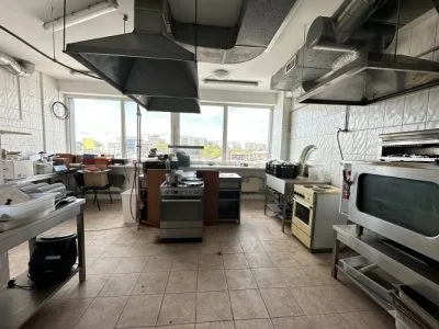 Izīrē tirdzniecības telpas, Katlakalna iela 13, Rīga, Labais krasts, Pļavnieki / 550 € 1