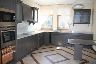 Izīrē māju, Žubītes iela 13, Jūrmala, Melluži / 2 100 € 1
