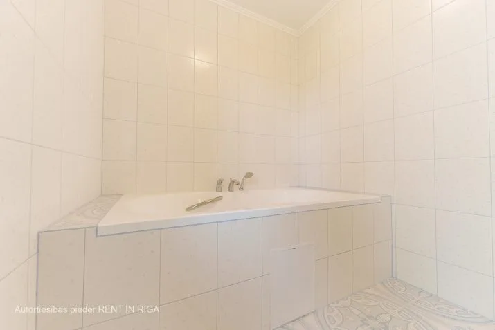 Pārdod māju, Kungu iela 8, Babītes novads, Babītes pagasts, Dzilnuciems / 310 000 € 25