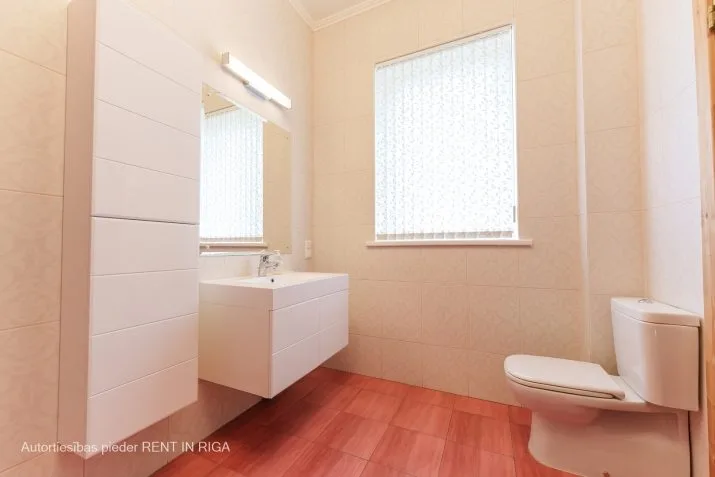 Pārdod māju, Kungu iela 8, Babītes novads, Babītes pagasts, Dzilnuciems / 310 000 € 13