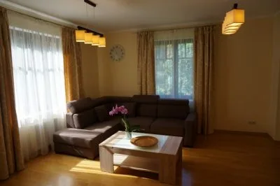 Izīrē māju, Vidus prospekts iela 64, Jūrmala, Bulduri / 2 500 € 2