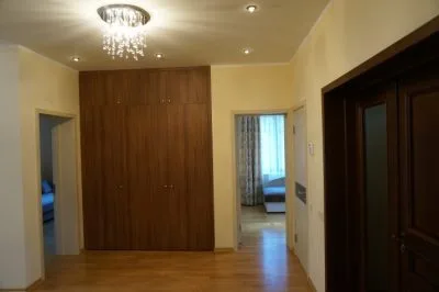Izīrē māju, Vidus prospekts iela 64, Jūrmala, Bulduri / 2 500 € 5