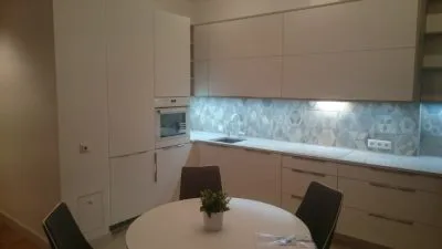 Izīrē dzīvokli, Skolas iela 20, Rīga, Labais krasts, Centrs / 780 € 1
