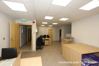 Izīrē tirdzniecības telpas, Maskavas iela 240, Rīga, Labais krasts, Ķengarags / 2 340 € 5