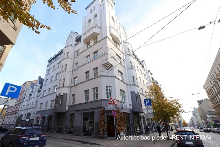 Pārdod biroju, Akas iela 8, Rīga, Labais krasts, Centrs / 110 000 € 1