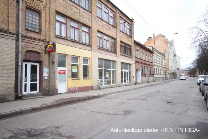 Izīrē tirdzniecības telpas, Cēsu iela 18, Rīga, Labais krasts, Centrs / 3 250 € 25