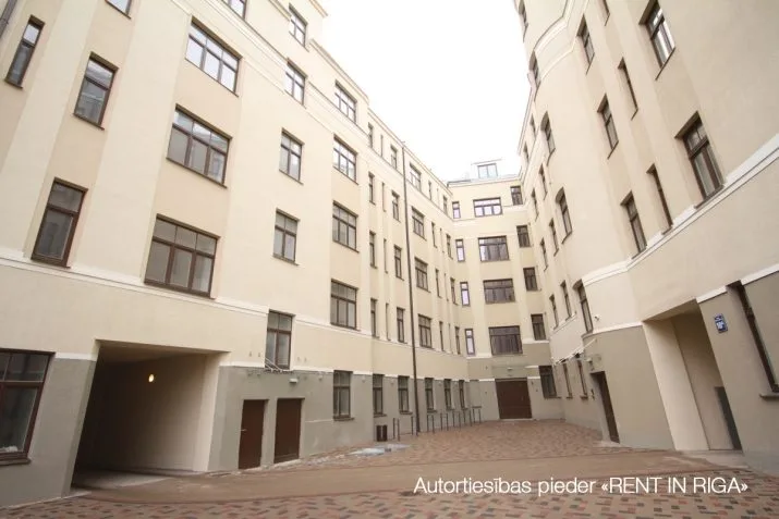 E.Birznieka Upīša iela 10 9
