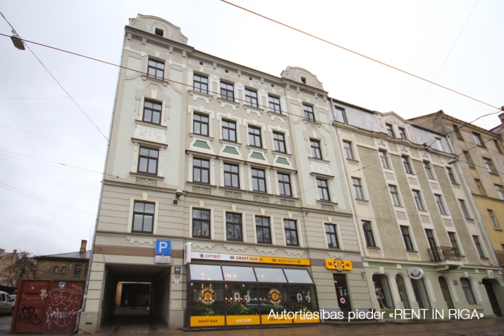 Izīrē dzīvokli, Barona iela 108, Rīga, Labais krasts, Centrs / 300 € 1