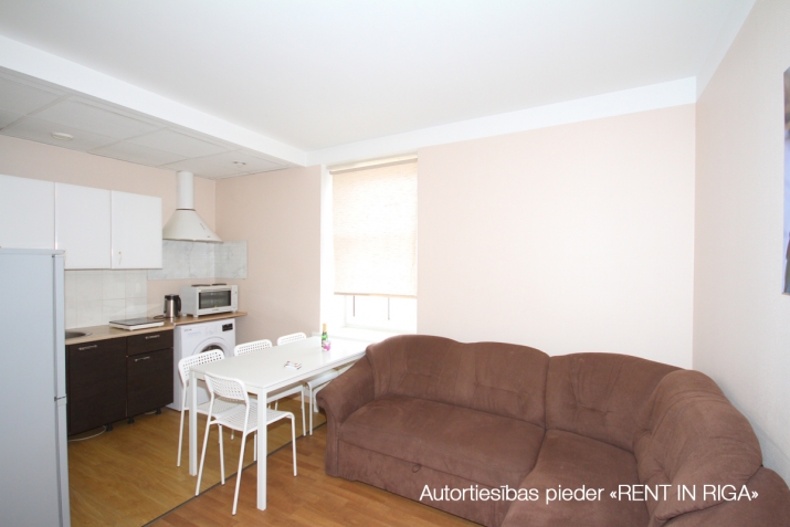 Izīrē dzīvokli, Barona iela 108, Rīga, Labais krasts, Centrs / 300 € 3