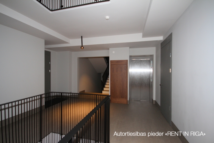 Izīrē dzīvokli, Valdemāra iela 41, Rīga, Labais krasts, Centrs / 1 500 € 13