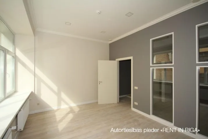 Pārdod tirdzniecības telpas, Bruņinieku iela 49 k-2, Rīga, Labais krasts, Centrs / 325 000 € 14