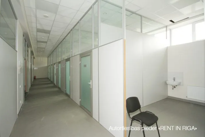 Izīrē tirdzniecības telpas, Bruņinieku iela 49 k-2, Rīga, Labais krasts, Centrs / 4 402 € 30